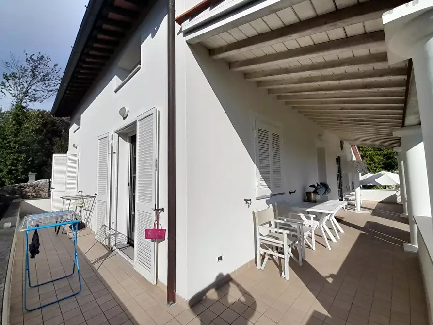Immagine 52 di Villa in vendita  a Lucca