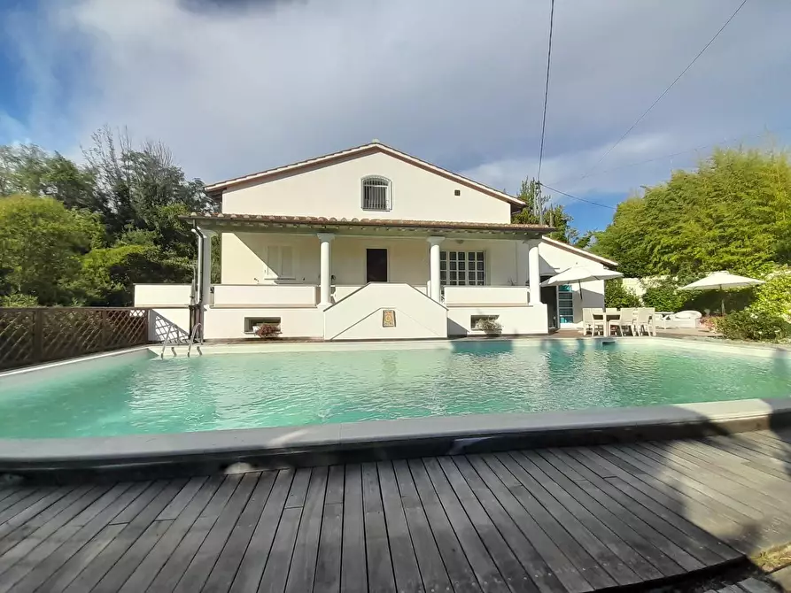 Immagine 56 di Villa in vendita  a Lucca