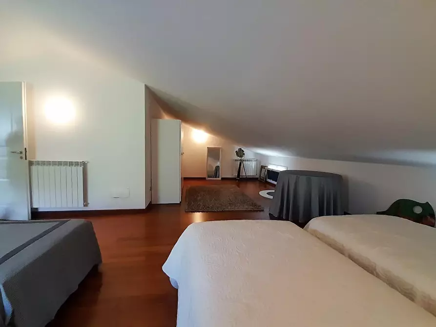 Immagine 43 di Villa in vendita  a Lucca