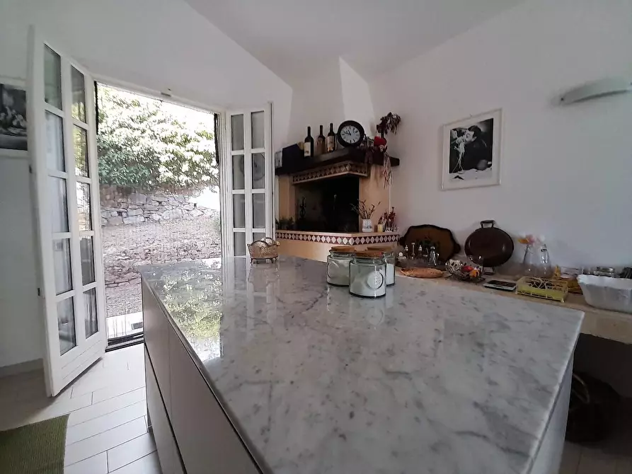 Immagine 10 di Villa in vendita  a Lucca