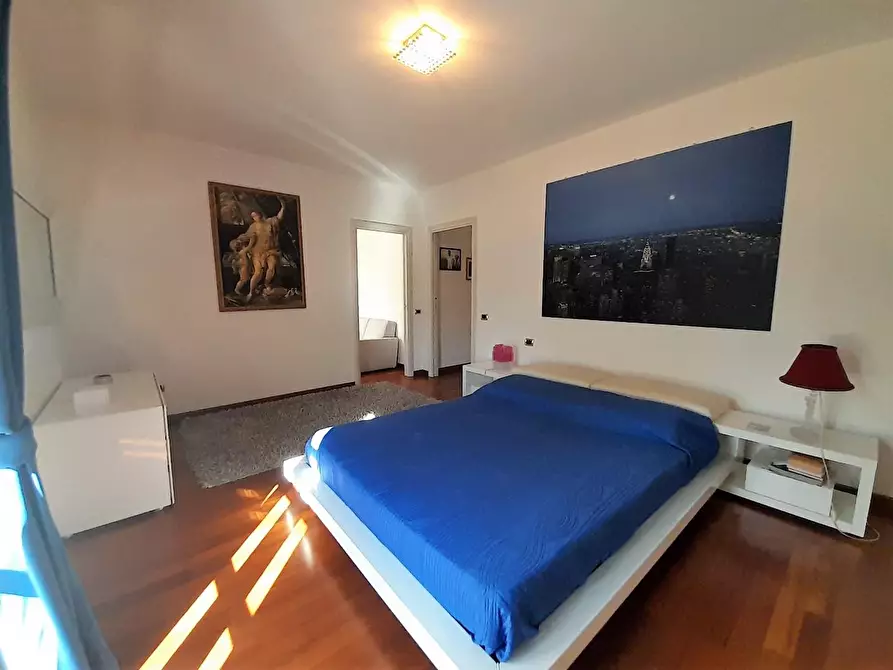 Immagine 26 di Villa in vendita  a Lucca