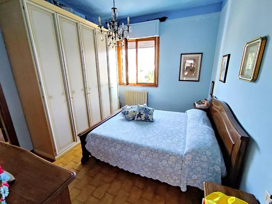 Immagine 16 di Appartamento in vendita  a Carrara