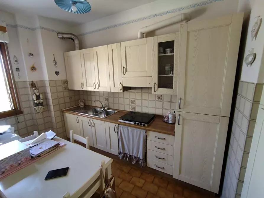 Immagine 3 di Appartamento in vendita  a Carrara