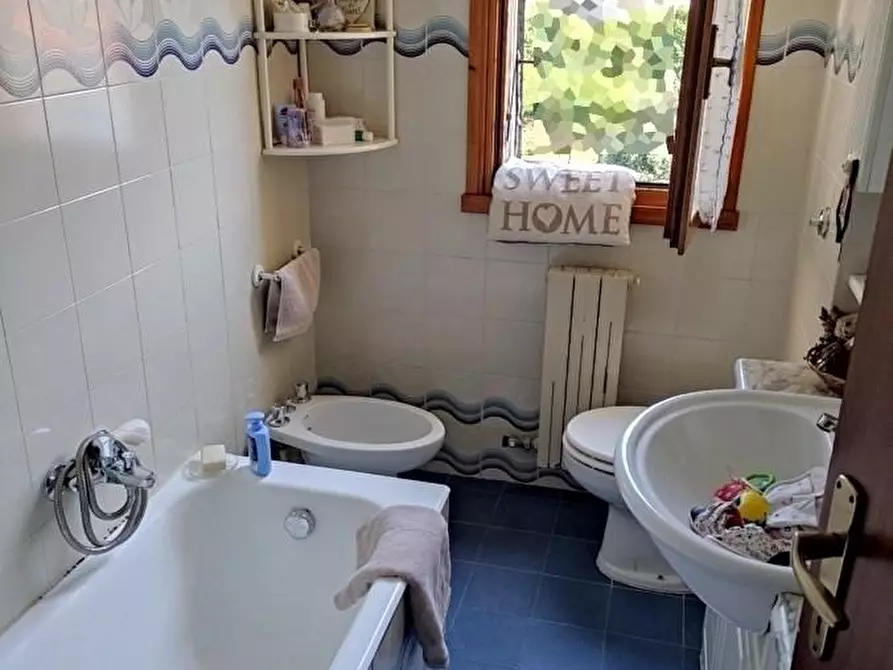 Immagine 17 di Appartamento in vendita  a Carrara