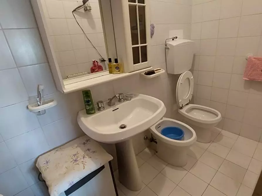 Immagine 7 di Appartamento in vendita  a Massa