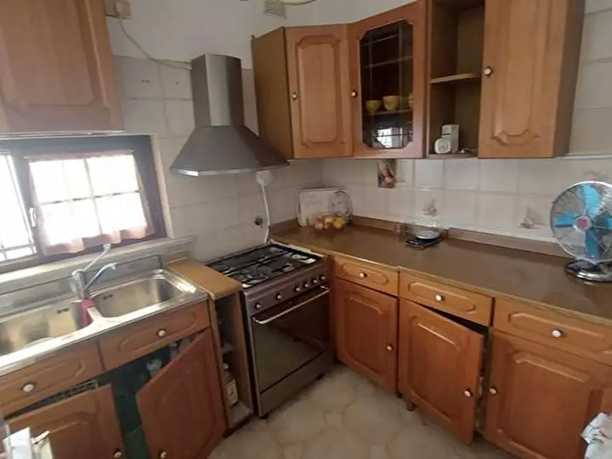 Immagine 2 di Appartamento in vendita  a Massa