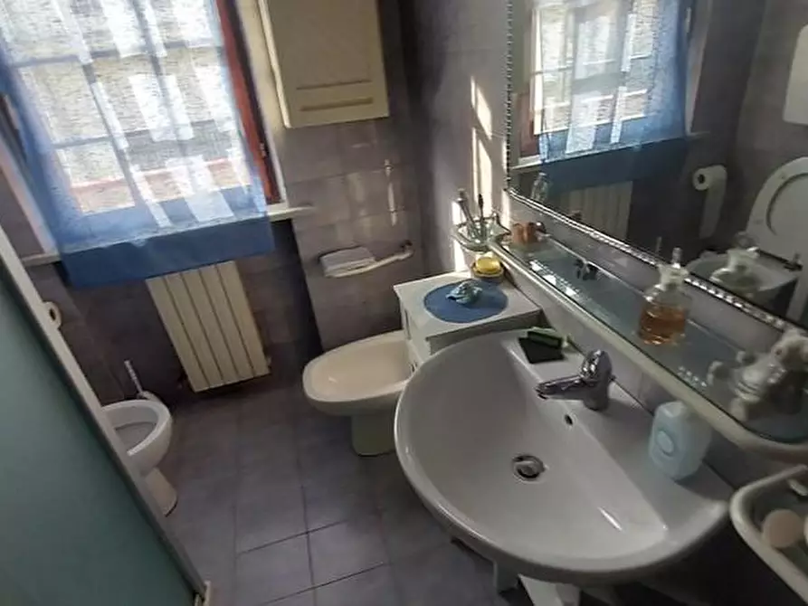 Immagine 12 di Appartamento in vendita  a Massa