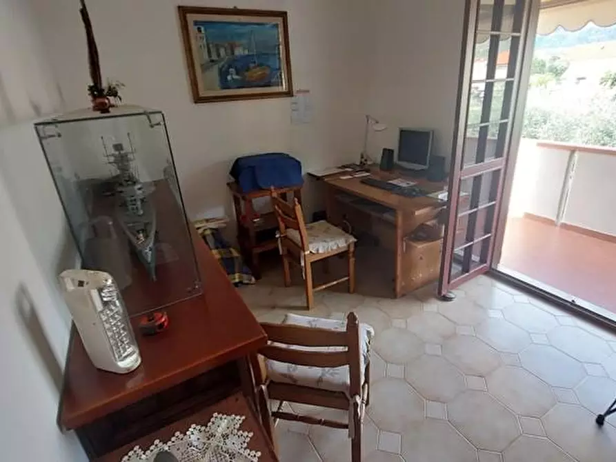 Immagine 10 di Appartamento in vendita  a Massa