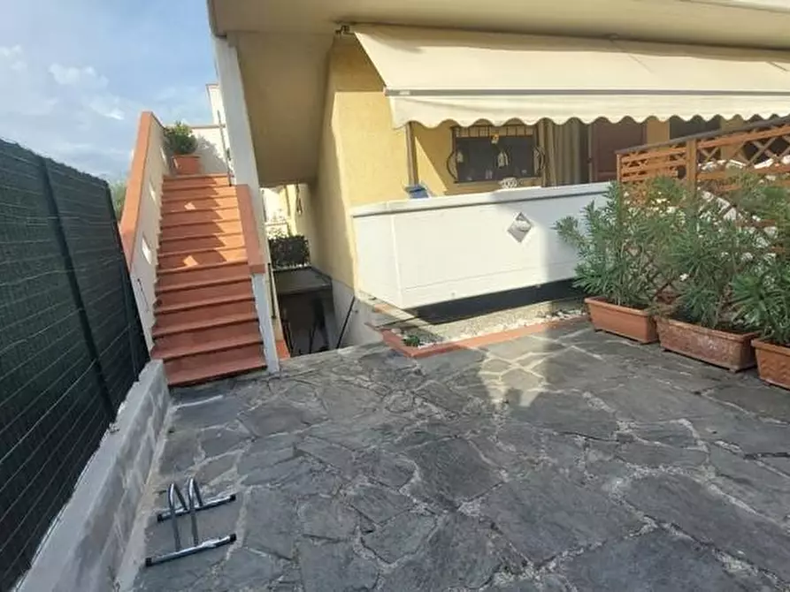 Immagine 16 di Appartamento in vendita  a Massa