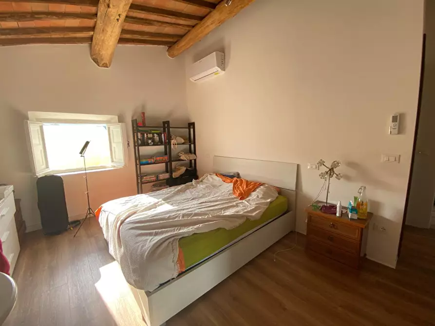 Immagine 11 di Appartamento in affitto  a Lucca