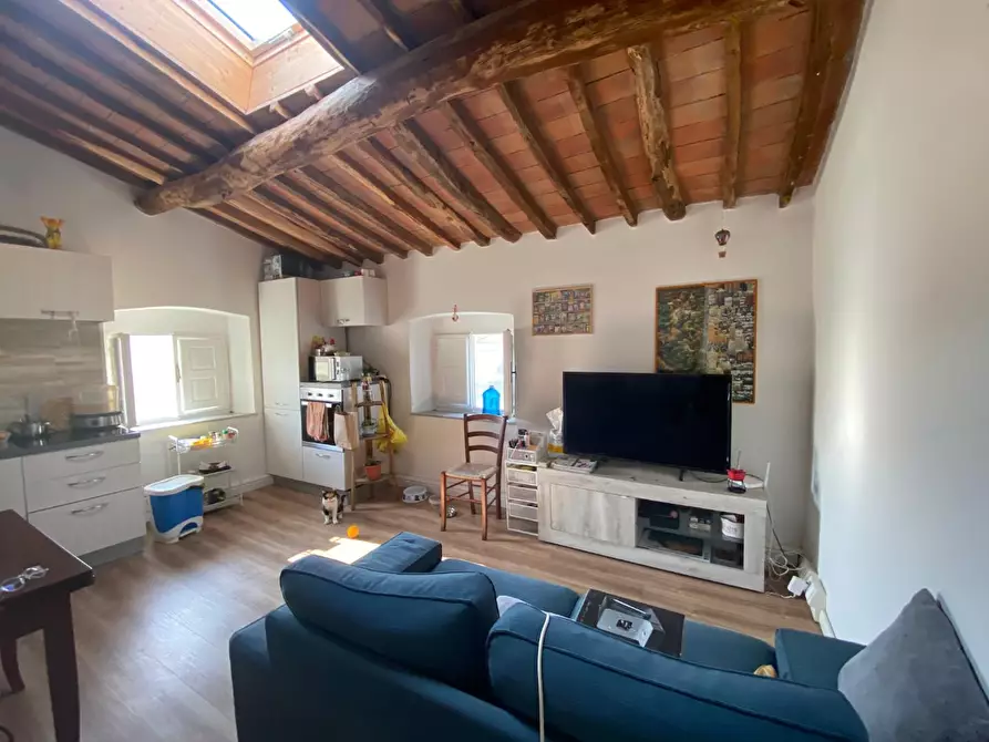 Immagine 5 di Appartamento in affitto  a Lucca