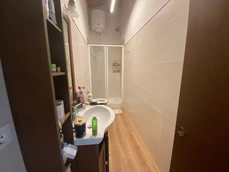 Immagine 14 di Appartamento in affitto  a Lucca