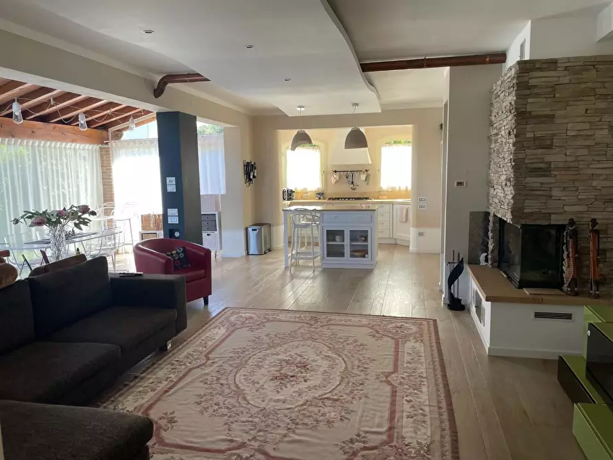 Immagine 4 di Villa in vendita  a Fucecchio