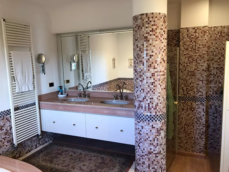 Immagine 11 di Villa in vendita  a Fucecchio