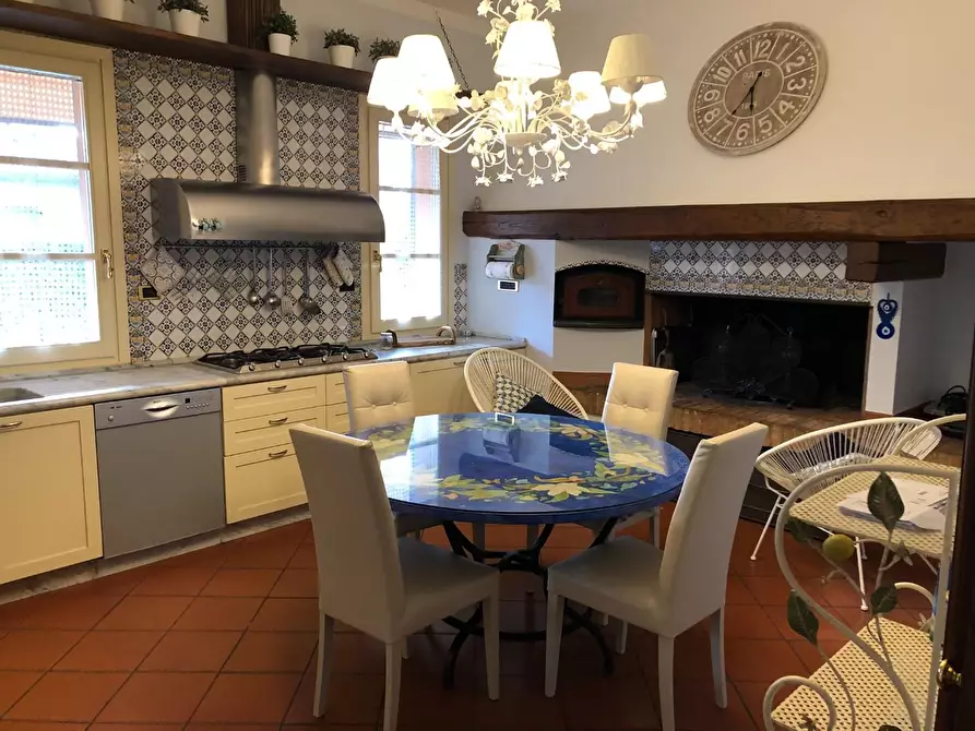 Immagine 5 di Villa in vendita  a Fucecchio