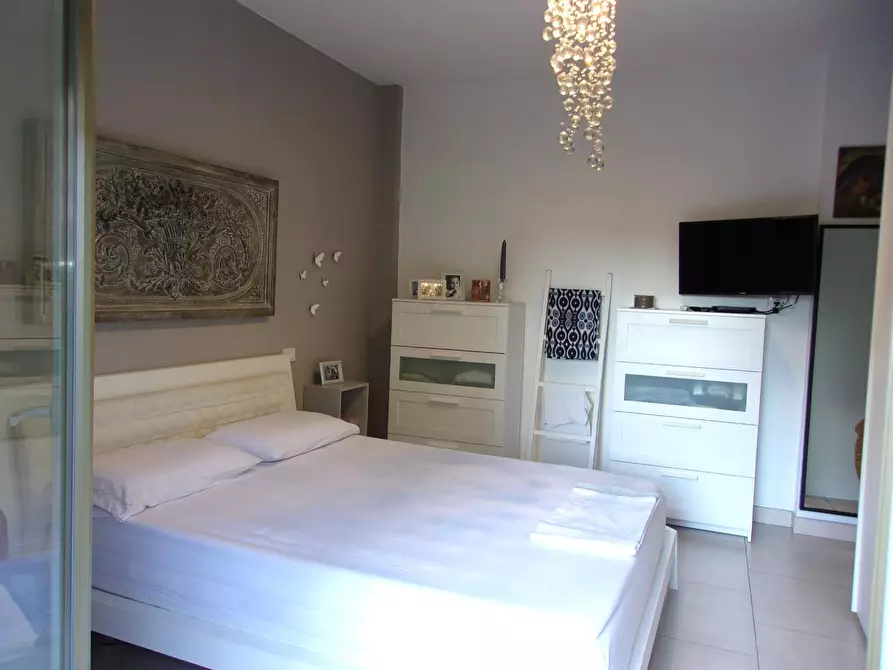 Immagine 15 di Appartamento in vendita  a Massa