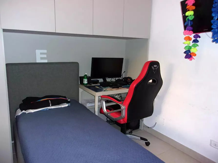 Immagine 12 di Appartamento in vendita  a Massa