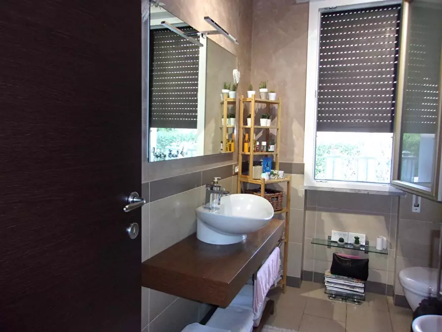 Immagine 19 di Appartamento in vendita  a Massa