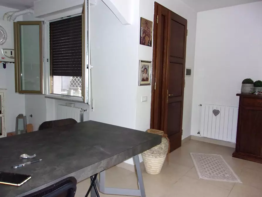 Immagine 2 di Appartamento in vendita  a Massa