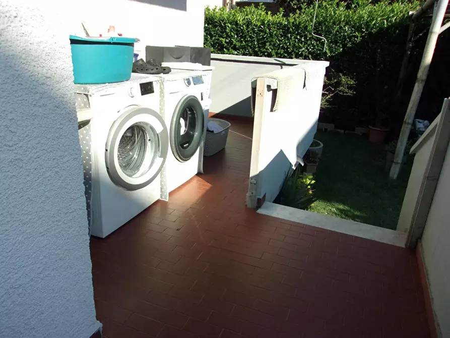 Immagine 21 di Appartamento in vendita  a Massa