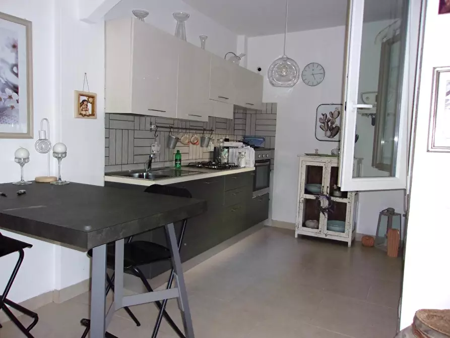 Immagine 3 di Appartamento in vendita  a Massa