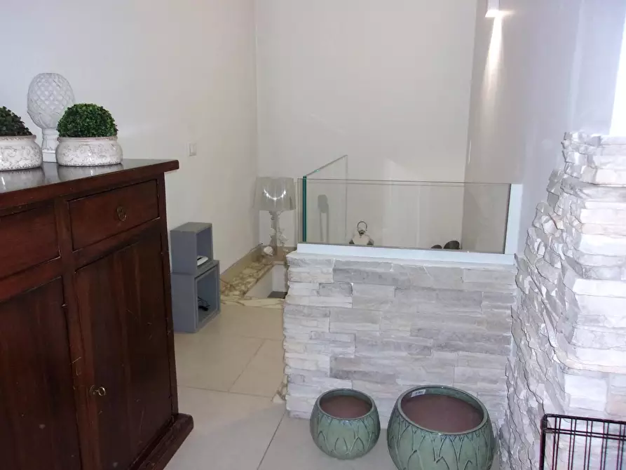 Immagine 5 di Appartamento in vendita  a Massa