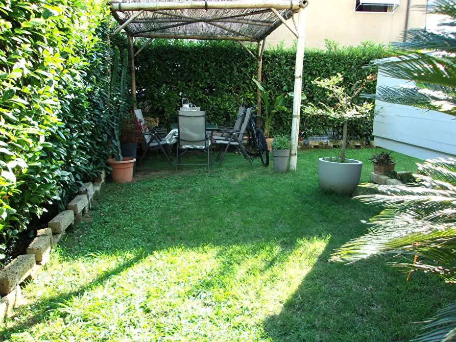 Immagine 25 di Appartamento in vendita  a Massa