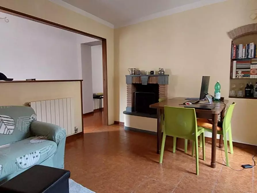 Immagine 2 di Appartamento in vendita  a Massa