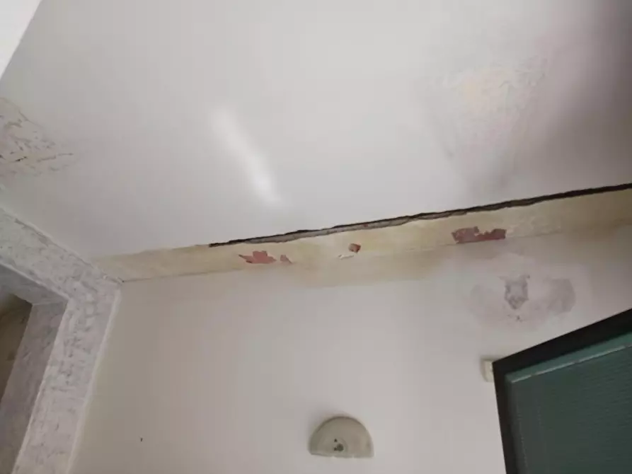 Immagine 3 di Ufficio in vendita  a Cascina