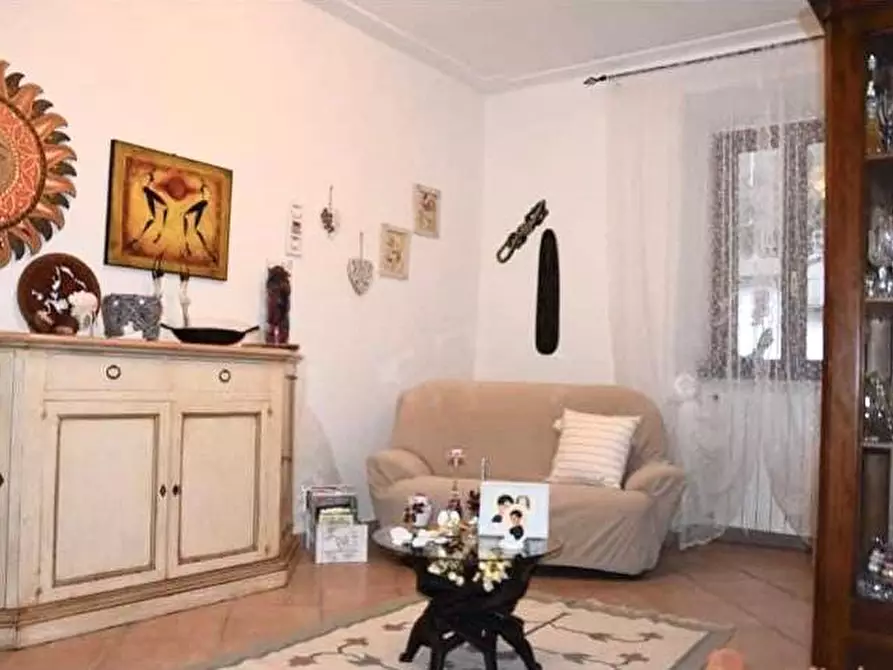 Immagine 3 di Appartamento in vendita  a Massa