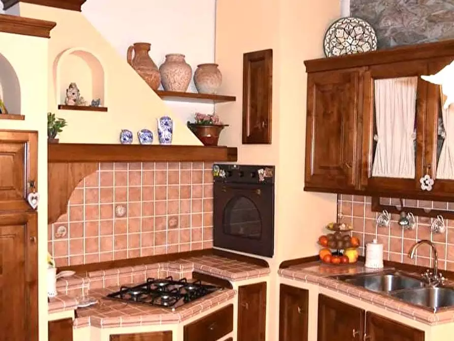 Immagine 4 di Appartamento in vendita  a Massa