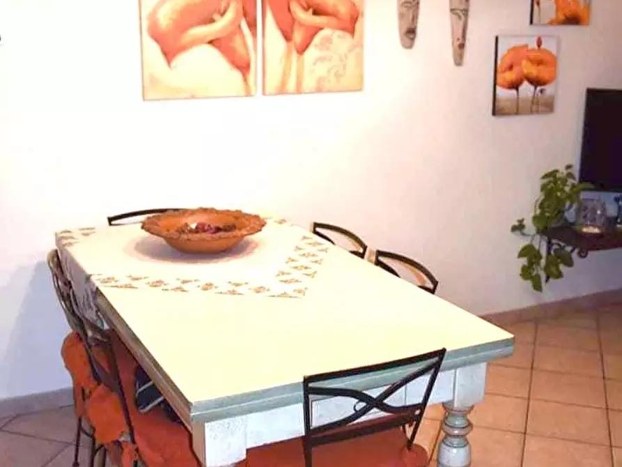 Immagine 2 di Appartamento in vendita  a Massa