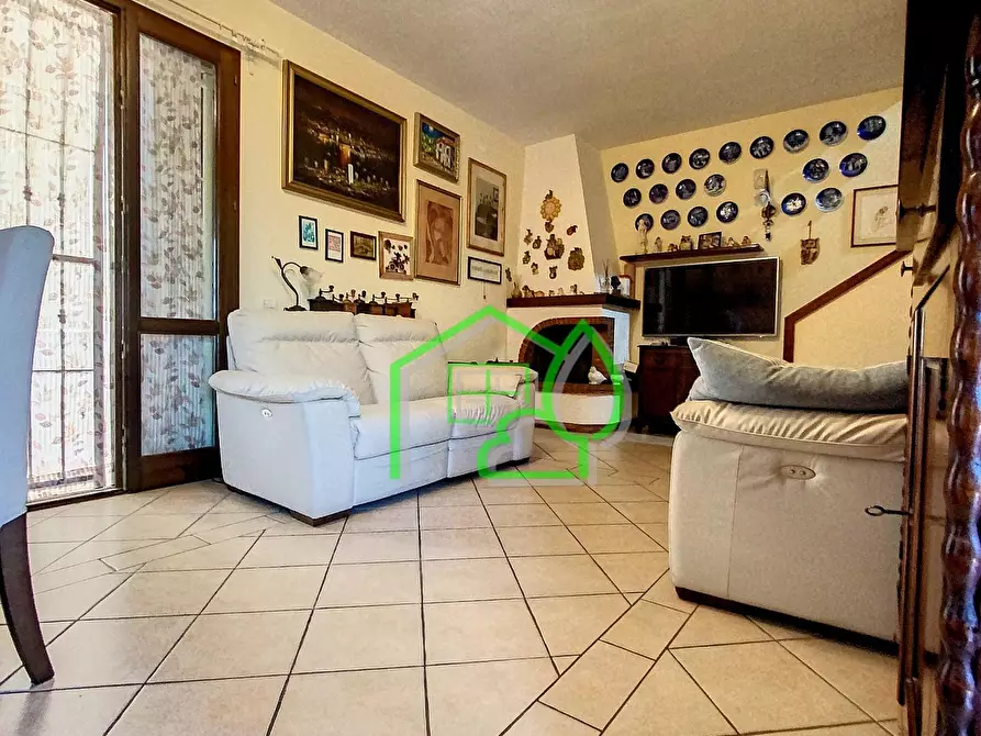 Immagine 8 di Villetta a schiera in vendita  a Viareggio