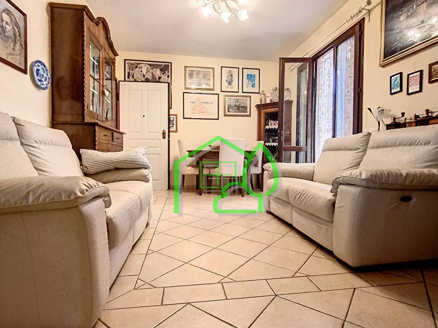 Immagine 10 di Villetta a schiera in vendita  a Viareggio