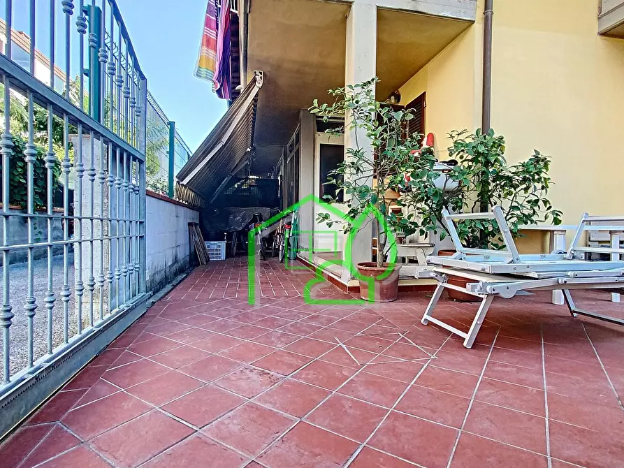 Immagine 6 di Villetta a schiera in vendita  a Viareggio