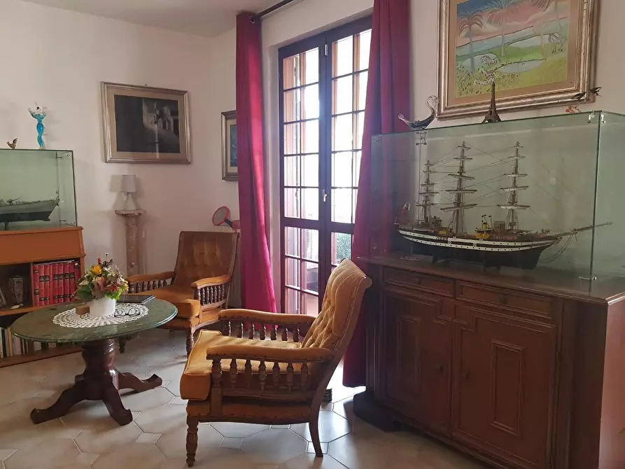 Immagine 2 di Appartamento in vendita  a Massa