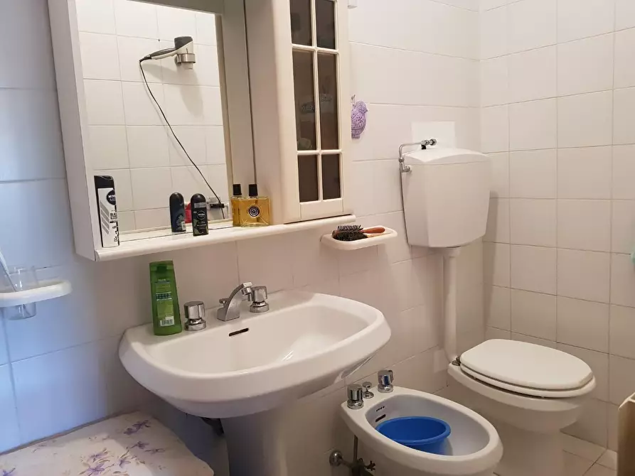 Immagine 11 di Appartamento in vendita  a Massa