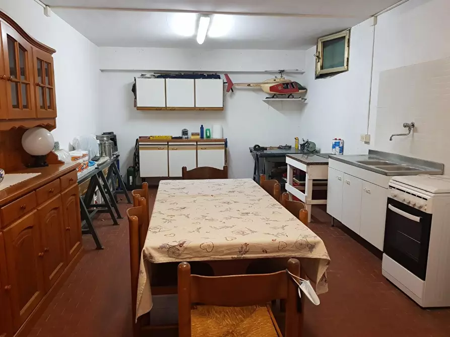 Immagine 17 di Appartamento in vendita  a Massa