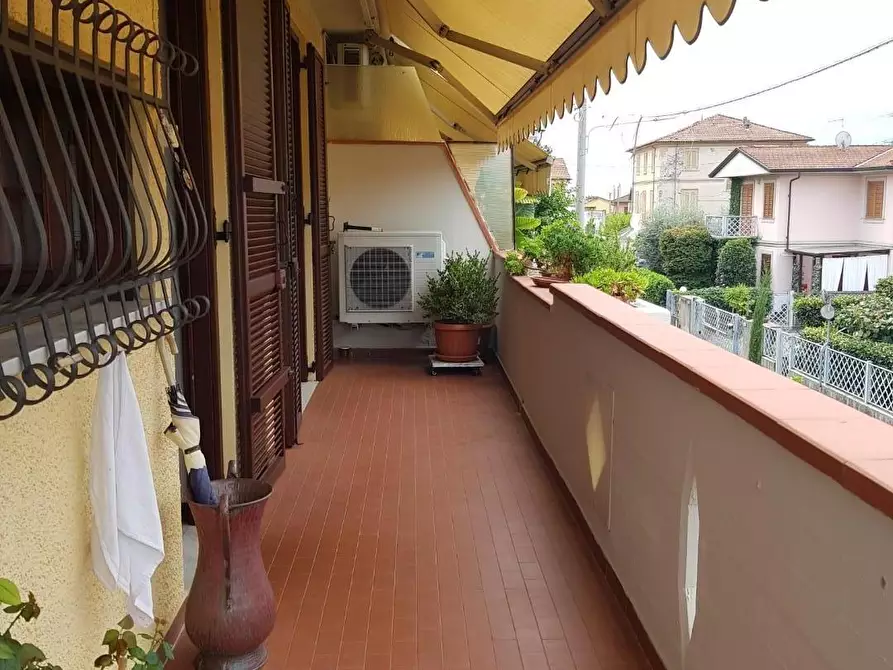 Immagine 6 di Appartamento in vendita  a Massa