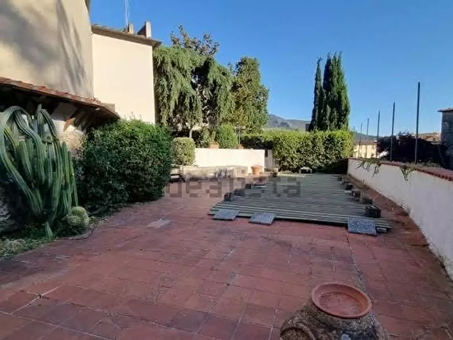 Immagine 7 di Villa in vendita  a Calci