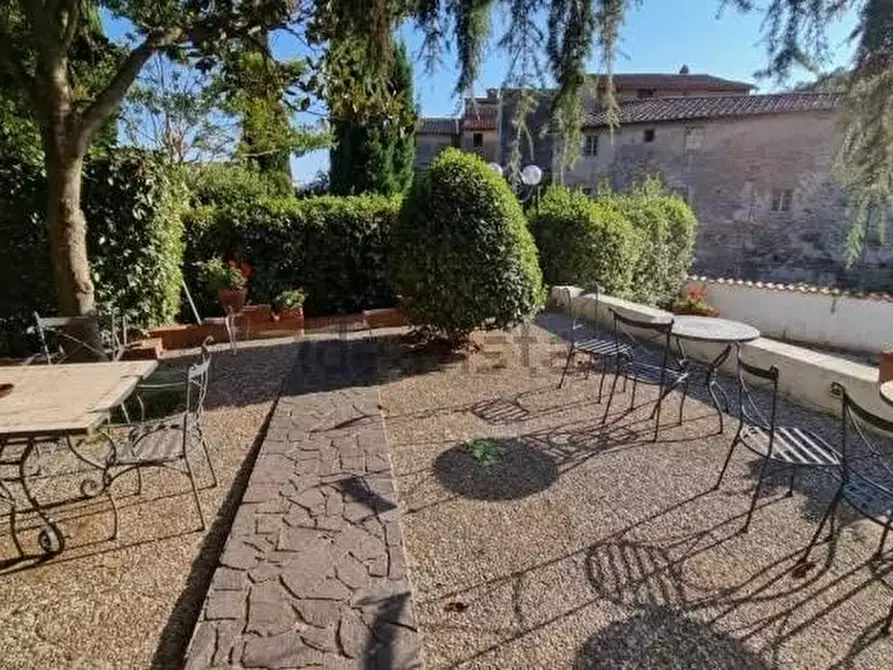 Immagine 2 di Villa in vendita  a Calci