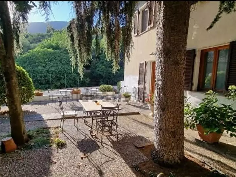 Immagine 3 di Villa in vendita  a Calci