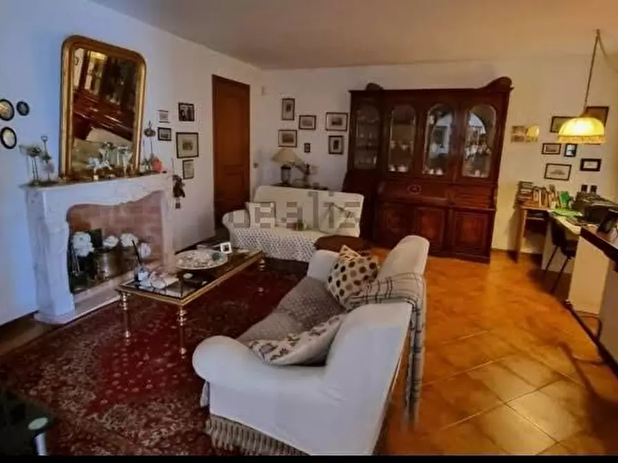 Immagine 8 di Villa in vendita  a Calci