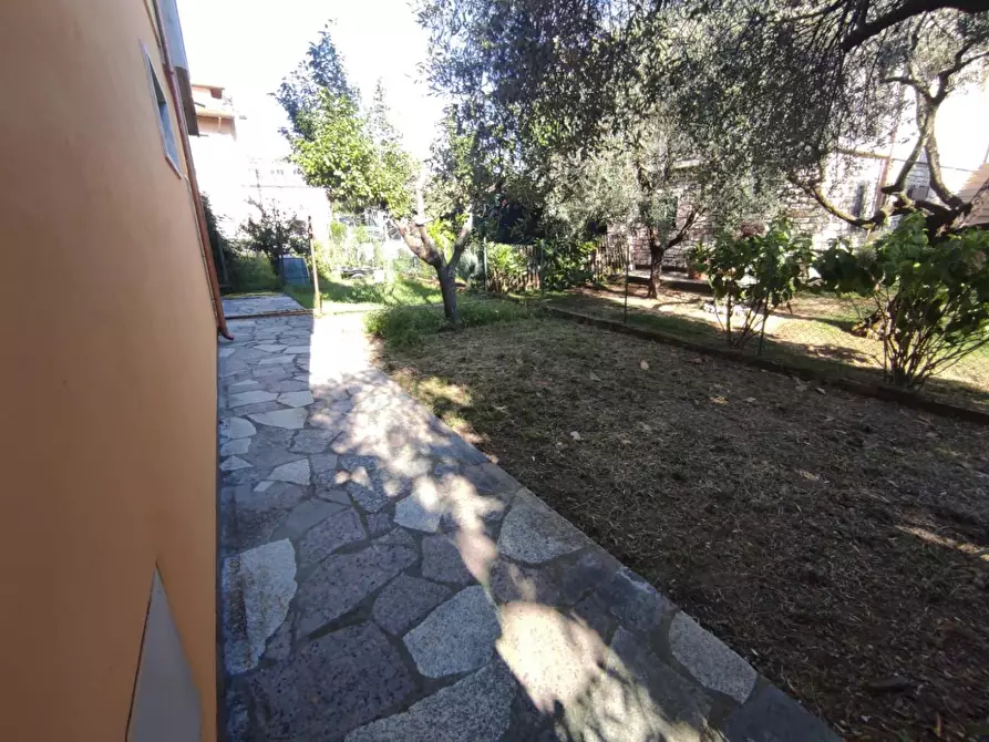 Immagine 25 di Casa semindipendente in vendita  a Castelnuovo Magra