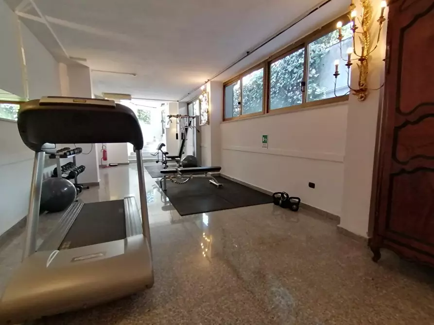 Immagine 6 di Albergo/B&B/Residence in vendita  a Carrara