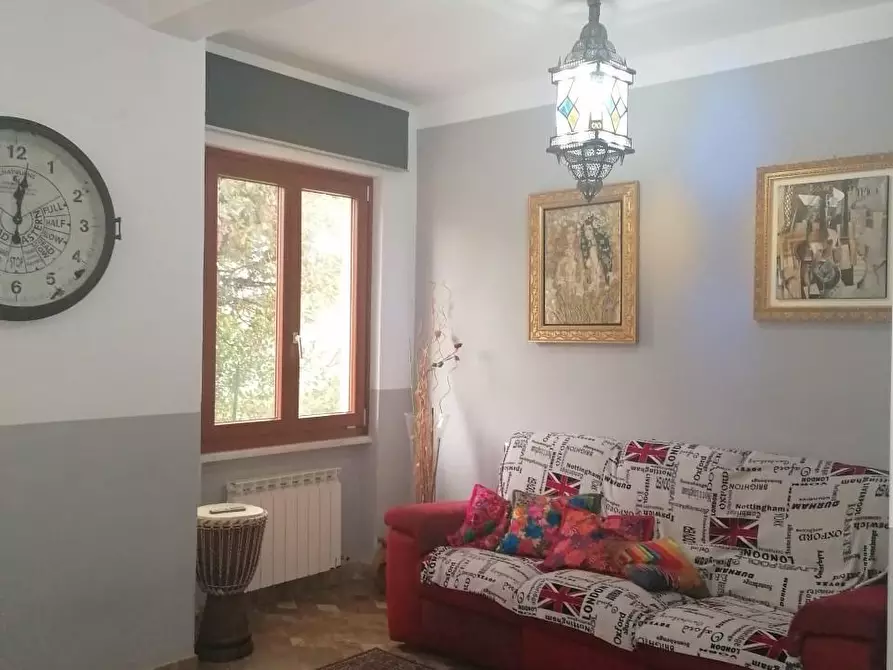 Immagine 9 di Porzione di casa in vendita  a Ortonovo