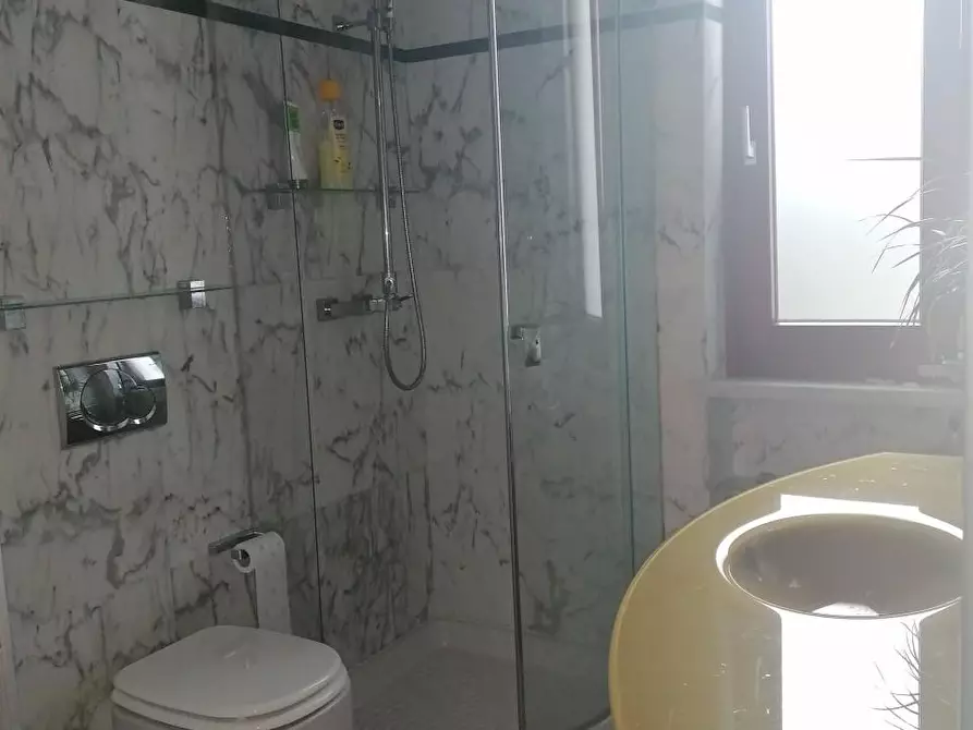 Immagine 12 di Porzione di casa in vendita  a Ortonovo