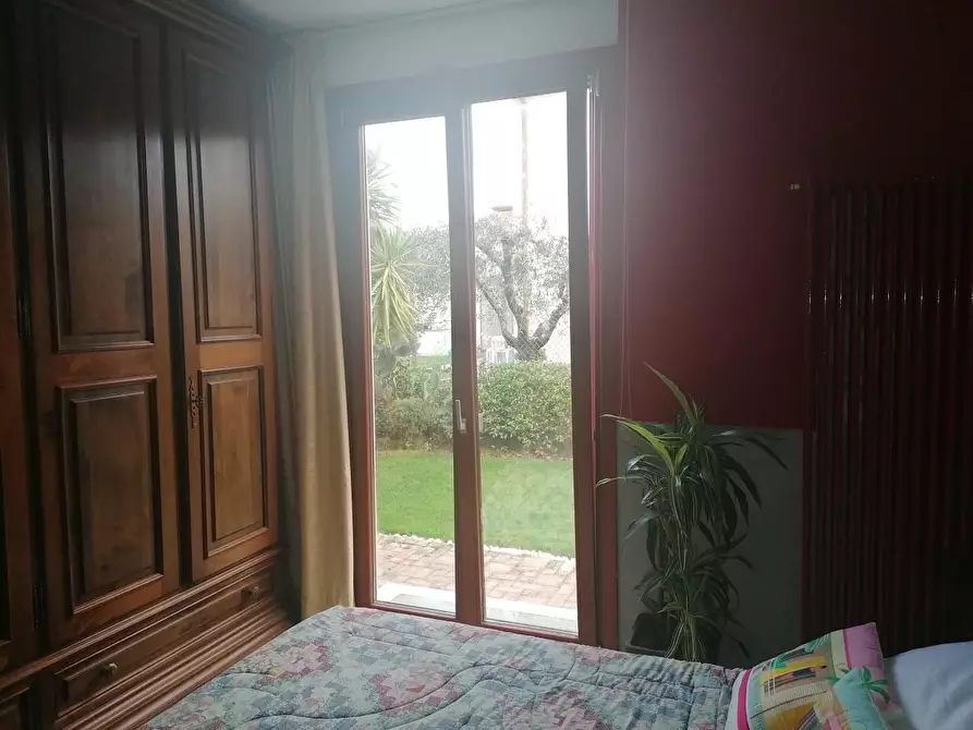 Immagine 16 di Porzione di casa in vendita  a Ortonovo