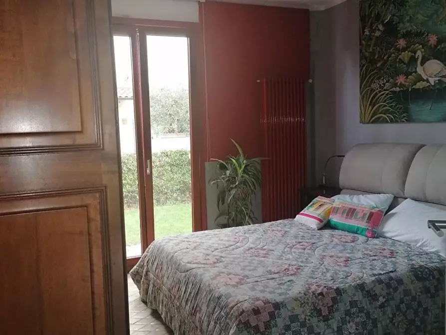 Immagine 13 di Porzione di casa in vendita  a Ortonovo