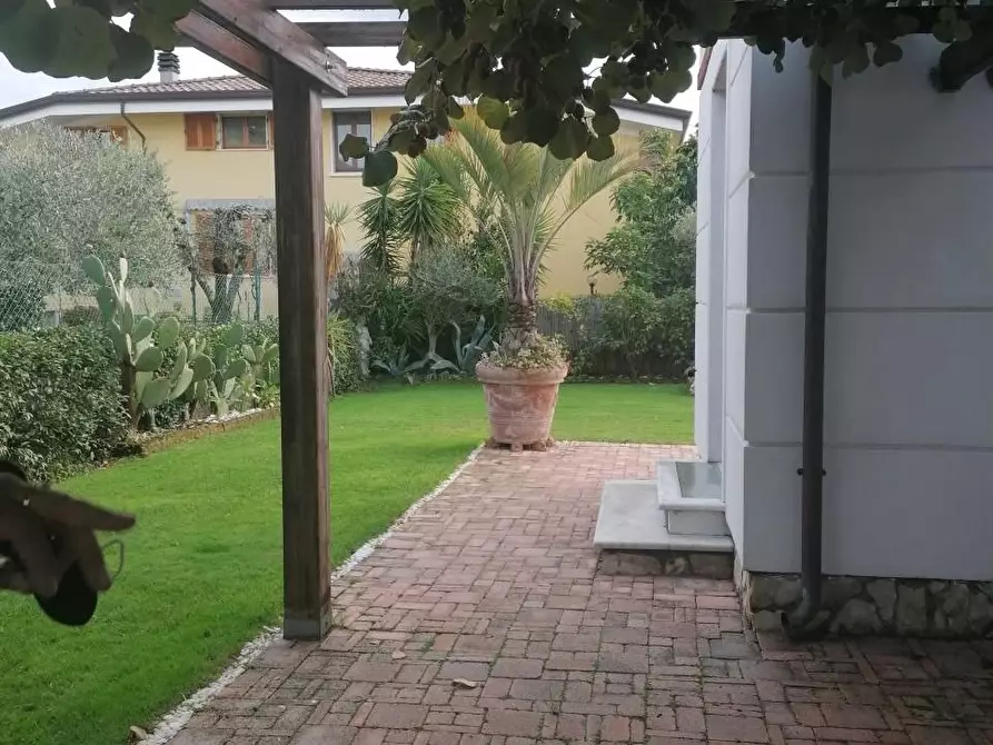 Immagine 30 di Porzione di casa in vendita  a Ortonovo